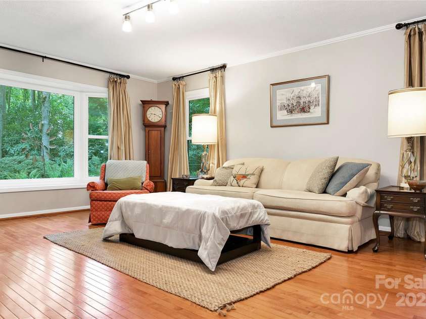 95 Ridgewood Place, Brevard, NC 28712.  MLS# CAR4235574, YatesRealty ID 15757. Living Room with surround sound