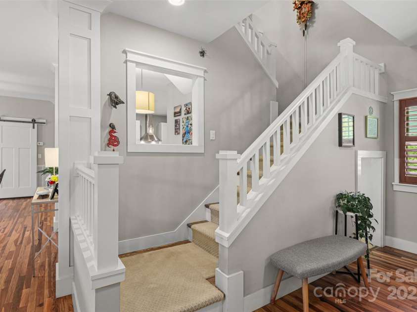 106 4th Street, Black Mountain, NC 28711.  MLS# CAR4252356, YatesRealty ID 15758. 