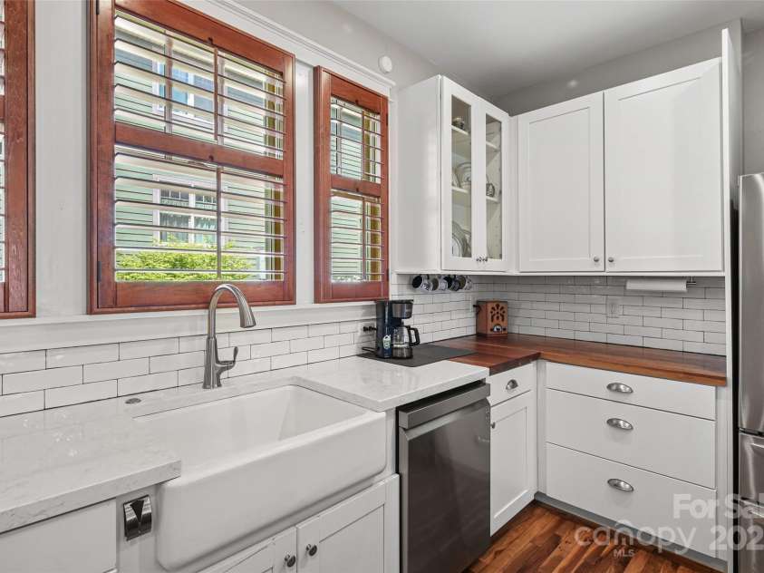 106 4th Street, Black Mountain, NC 28711.  MLS# CAR4252356, YatesRealty ID 15758. Kitchen