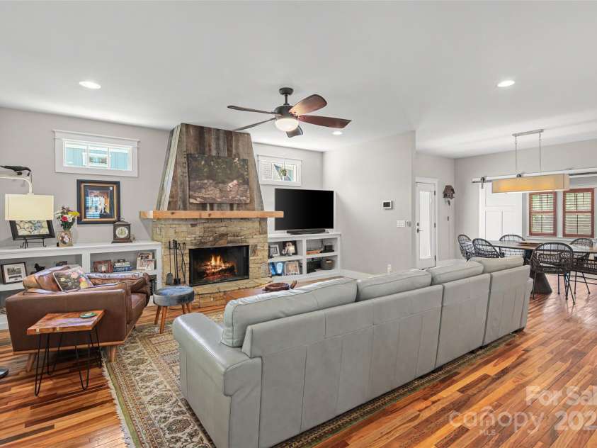 106 4th Street, Black Mountain, NC 28711.  MLS# CAR4252356, YatesRealty ID 15758. Living on Main