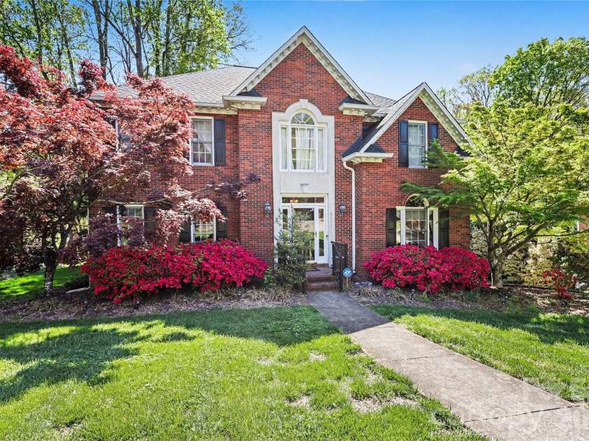 5005 Mayberry Lane, Winston Salem, NC 27106.  MLS# CAR4365094, YatesRealty ID 15759. 