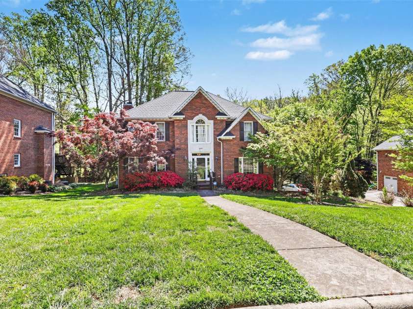 5005 Mayberry Lane, Winston Salem, NC 27106.  MLS# CAR4365094, YatesRealty ID 15759. 