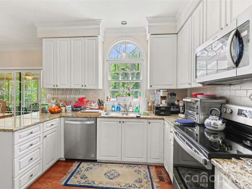5005 Mayberry Lane, Winston Salem, NC 27106.  MLS# CAR4365094, YatesRealty ID 15759. 