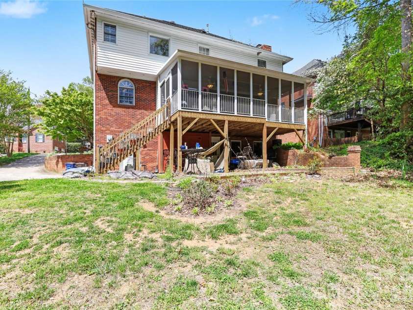 5005 Mayberry Lane, Winston Salem, NC 27106.  MLS# CAR4365094, YatesRealty ID 15759. 