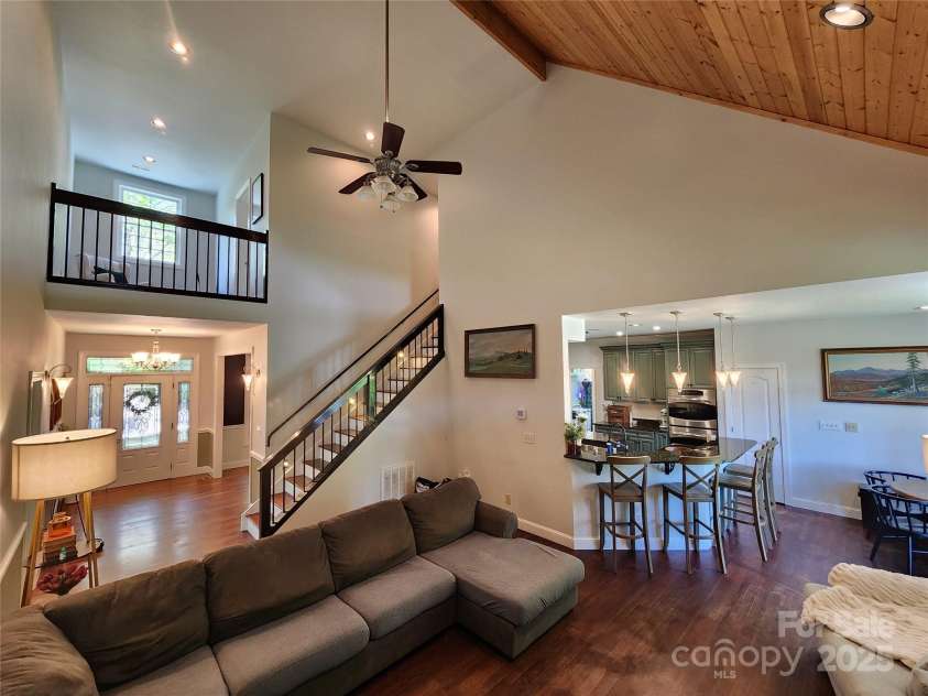 521 Hobson Road, Bakersville, NC 28705.  MLS# CAR4252389, YatesRealty ID 15759. 