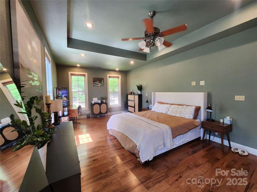 521 Hobson Road, Bakersville, NC 28705.  MLS# CAR4252389, YatesRealty ID 15759. 