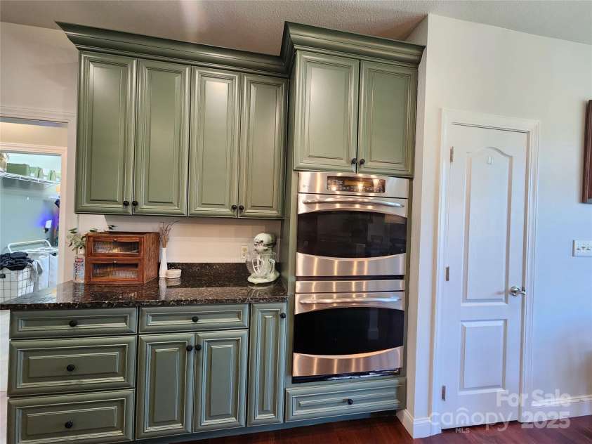 521 Hobson Road, Bakersville, NC 28705.  MLS# CAR4252389, YatesRealty ID 15759. 