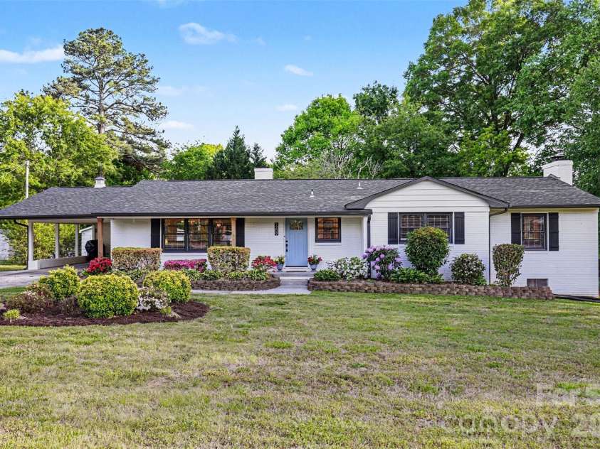 1209 Arbor Drive, Salisbury, NC 28144.  MLS# CAR4371444, YatesRealty ID 15760. Updated throughout with single car detached garage