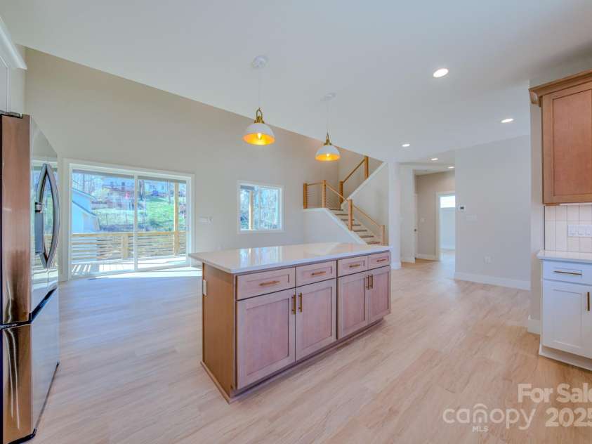 96 Craggy Avenue, Asheville, NC 28806.  MLS# CAR4240710, YatesRealty ID 15760. 