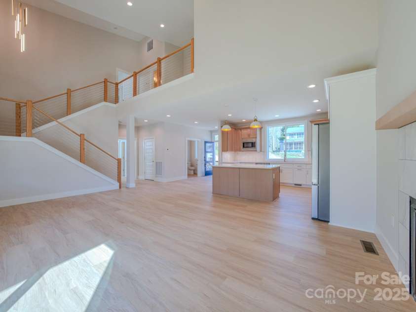 96 Craggy Avenue, Asheville, NC 28806.  MLS# CAR4240710, YatesRealty ID 15760. 