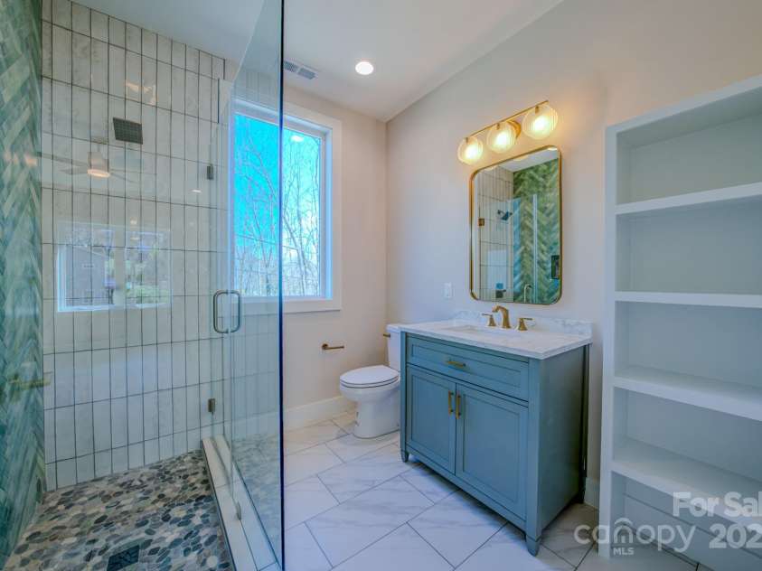 96 Craggy Avenue, Asheville, NC 28806.  MLS# CAR4240710, YatesRealty ID 15760. En Suite Bath in Upper BR
