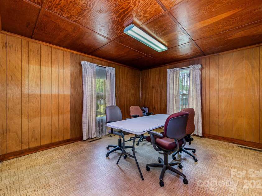 908 Taylor Street, Kannapolis, NC 28083.  MLS# CAR4253435, YatesRealty ID 15761. 