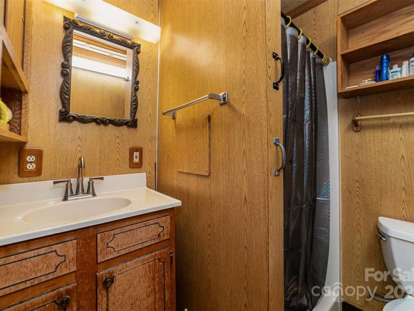 908 Taylor Street, Kannapolis, NC 28083.  MLS# CAR4253435, YatesRealty ID 15761. 