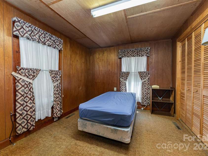 908 Taylor Street, Kannapolis, NC 28083.  MLS# CAR4253435, YatesRealty ID 15761. 