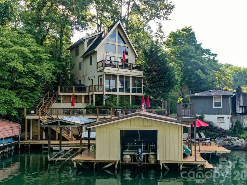 130 Edwards Point, Lake Lure, NC 28746.  MLS# CAR4369563, YatesRealty ID 15763. 