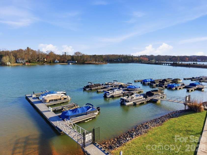 140 Samdusky Lane, Mooresville, NC 28117.  MLS# CAR4353891, YatesRealty ID 15764. 