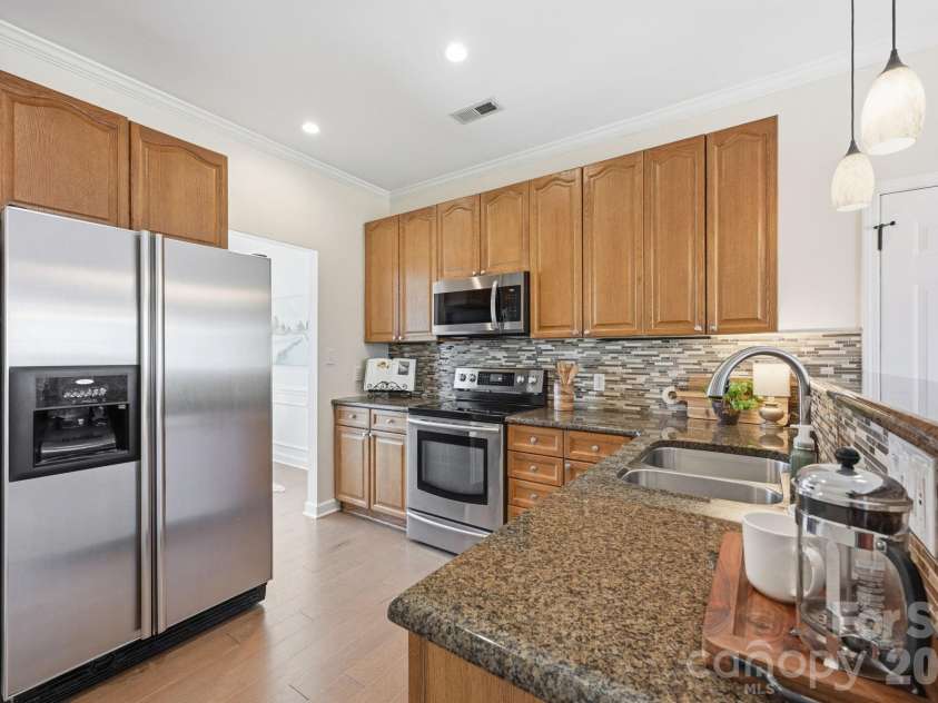 140 Samdusky Lane, Mooresville, NC 28117.  MLS# CAR4353891, YatesRealty ID 15764. 