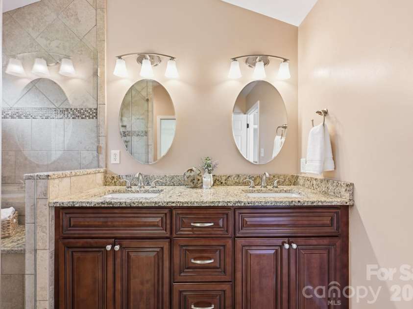 140 Samdusky Lane, Mooresville, NC 28117.  MLS# CAR4353891, YatesRealty ID 15764. 
