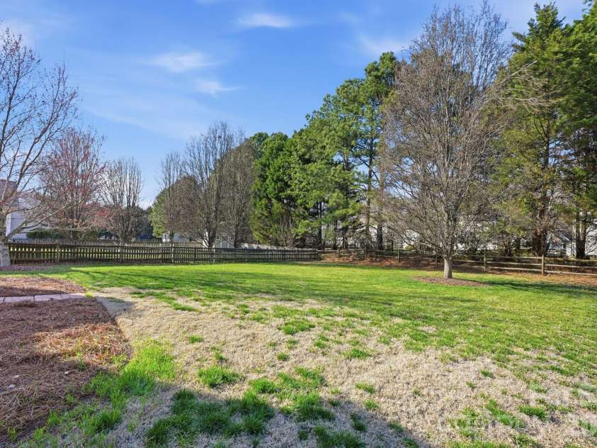 140 Samdusky Lane, Mooresville, NC 28117.  MLS# CAR4353891, YatesRealty ID 15764. 