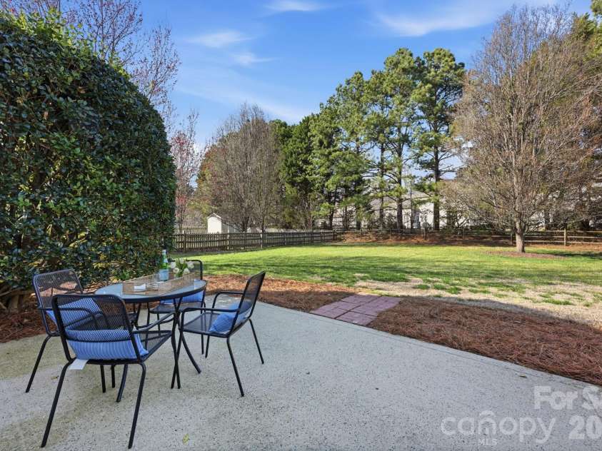140 Samdusky Lane, Mooresville, NC 28117.  MLS# CAR4353891, YatesRealty ID 15764. 