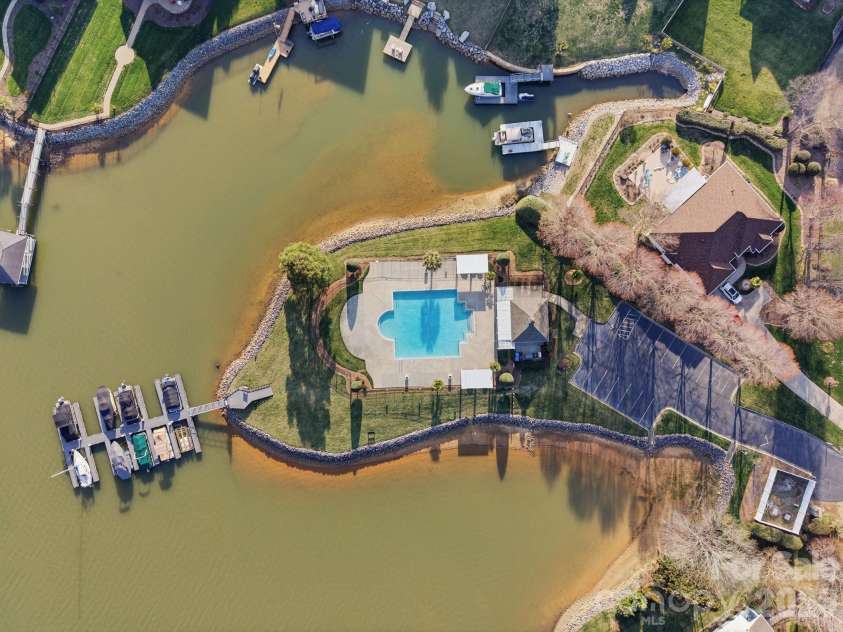 140 Samdusky Lane, Mooresville, NC 28117.  MLS# CAR4353891, YatesRealty ID 15764. 