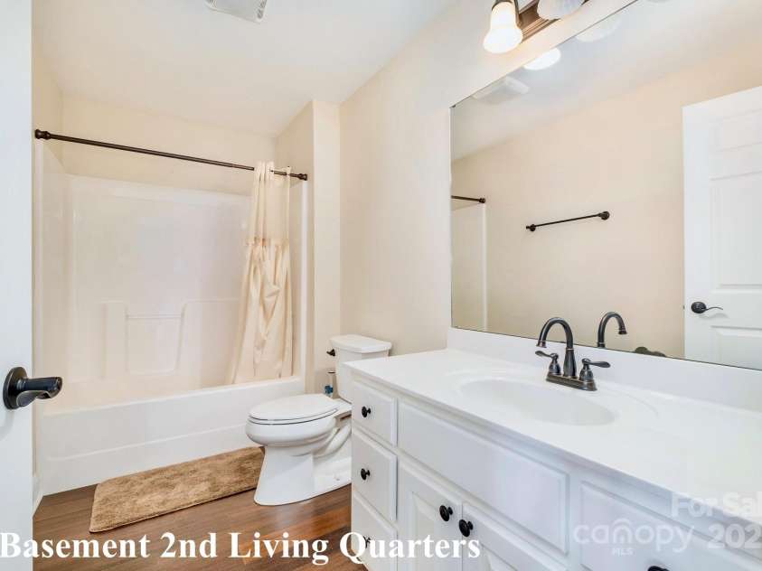 1316 Valhalla Drive, Denver, NC 28037.  MLS# CAR4237981, YatesRealty ID 15766. 