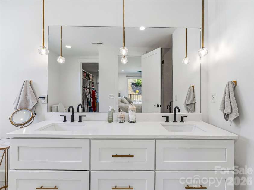 317 Avery Trail Drive, Arden, NC 28704.  MLS# CAR4373769, YatesRealty ID 15768. Dual Vanity