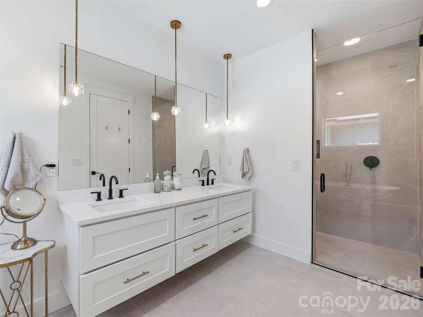317 Avery Trail Drive, Arden, NC 28704.  MLS# CAR4373769, YatesRealty ID 15768. Walk In Shower
