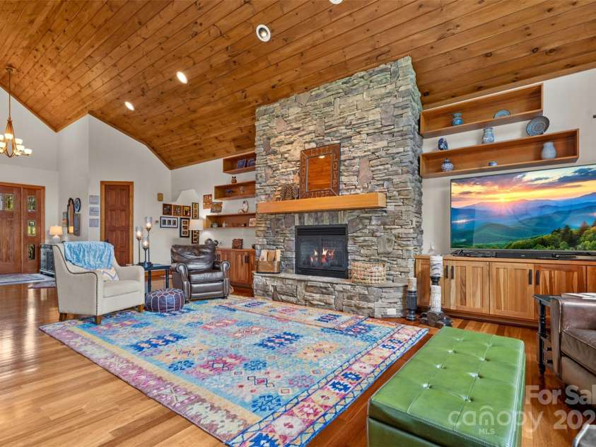 2160 Valle Cay Drive, Vilas, NC 28692.  MLS# CAR4263421, YatesRealty ID 15770. 