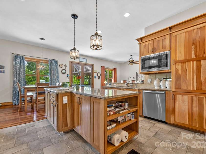 2160 Valle Cay Drive, Vilas, NC 28692.  MLS# CAR4263421, YatesRealty ID 15770. 