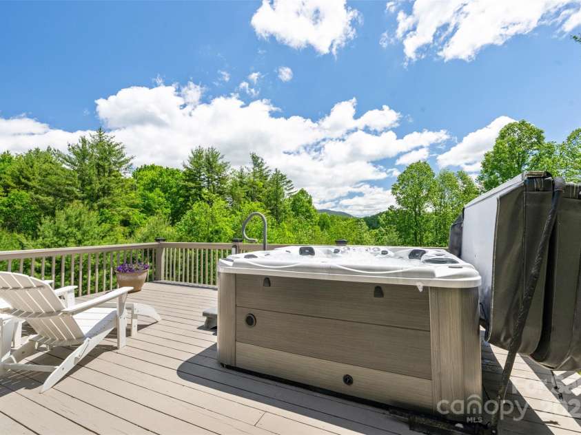 2160 Valle Cay Drive, Vilas, NC 28692.  MLS# CAR4263421, YatesRealty ID 15770. 