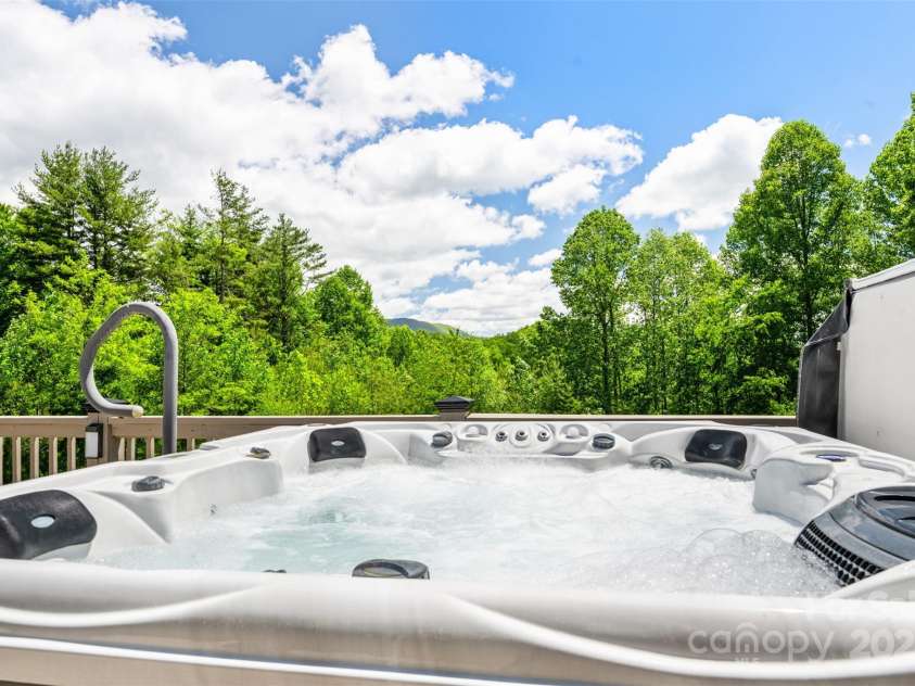 2160 Valle Cay Drive, Vilas, NC 28692.  MLS# CAR4263421, YatesRealty ID 15770. 