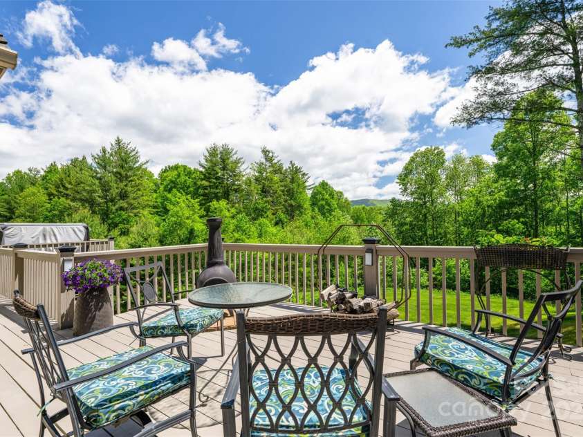 2160 Valle Cay Drive, Vilas, NC 28692.  MLS# CAR4263421, YatesRealty ID 15770. 