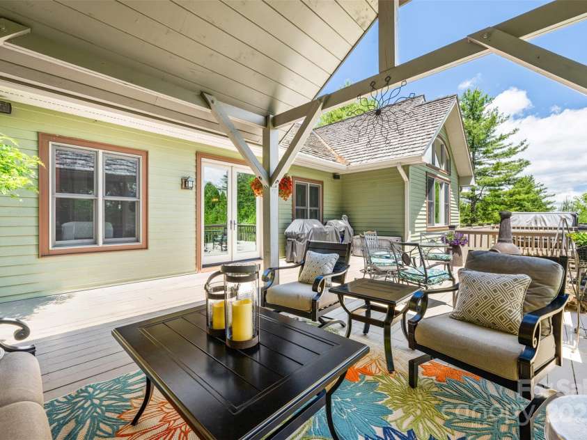 2160 Valle Cay Drive, Vilas, NC 28692.  MLS# CAR4263421, YatesRealty ID 15770. 