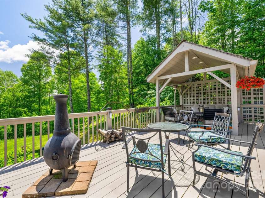 2160 Valle Cay Drive, Vilas, NC 28692.  MLS# CAR4263421, YatesRealty ID 15770. 