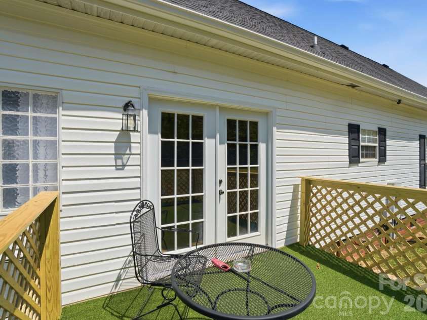 286 Battleground Road, Grover, NC 28073.  MLS# CAR4369696, YatesRealty ID 15770. 