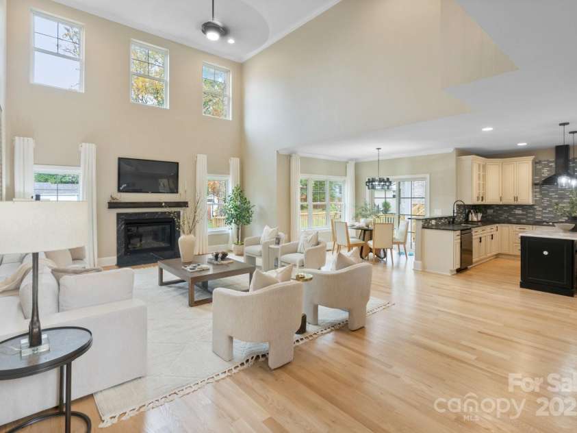 4023 Randolph Road, Charlotte, NC 28211.  MLS# CAR4306908, YatesRealty ID 15771. 