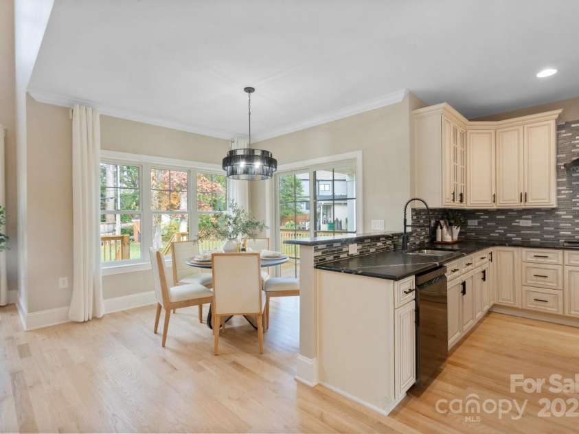 4023 Randolph Road, Charlotte, NC 28211.  MLS# CAR4306908, YatesRealty ID 15771. 