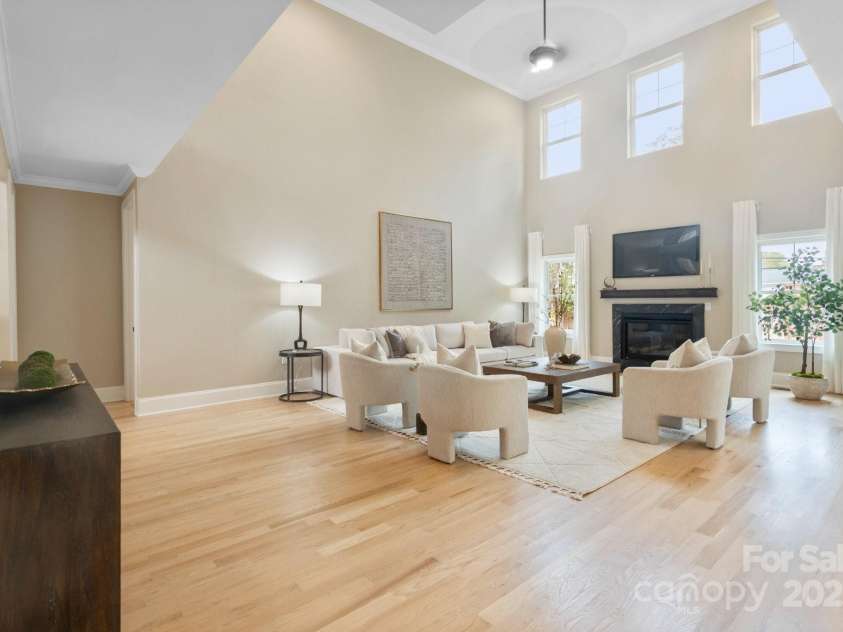 4023 Randolph Road, Charlotte, NC 28211.  MLS# CAR4306908, YatesRealty ID 15771. 