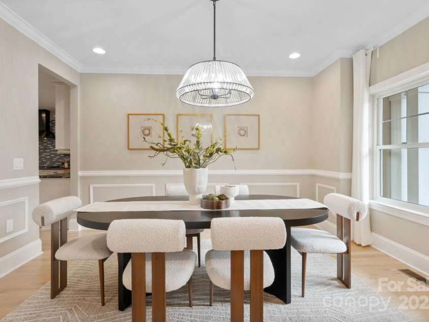 4023 Randolph Road, Charlotte, NC 28211.  MLS# CAR4306908, YatesRealty ID 15771. 