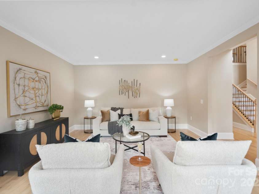 4023 Randolph Road, Charlotte, NC 28211.  MLS# CAR4306908, YatesRealty ID 15771. 