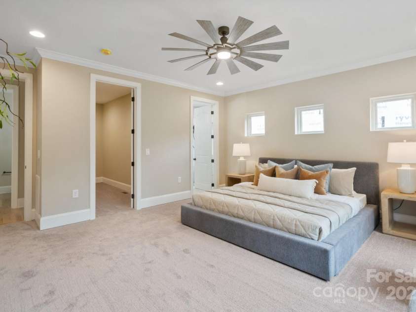 4023 Randolph Road, Charlotte, NC 28211.  MLS# CAR4306908, YatesRealty ID 15771. 