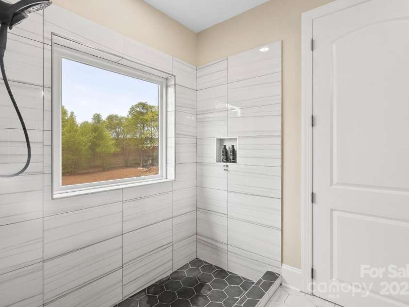 4023 Randolph Road, Charlotte, NC 28211.  MLS# CAR4306908, YatesRealty ID 15771. 
