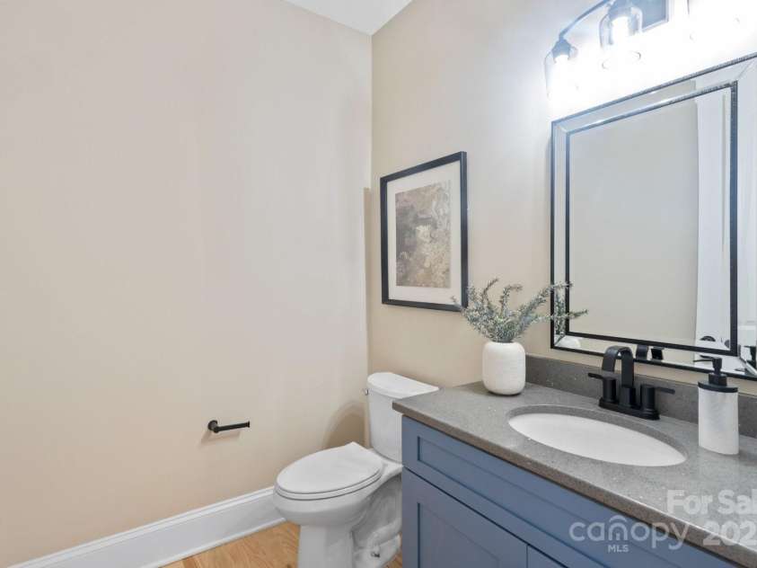 4023 Randolph Road, Charlotte, NC 28211.  MLS# CAR4306908, YatesRealty ID 15771. 