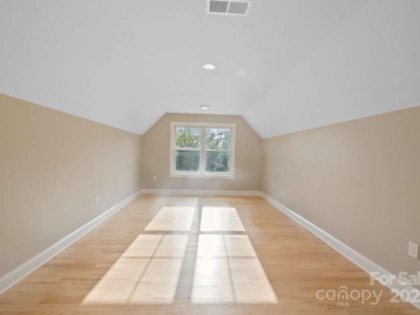 4023 Randolph Road, Charlotte, NC 28211.  MLS# CAR4306908, YatesRealty ID 15771. 