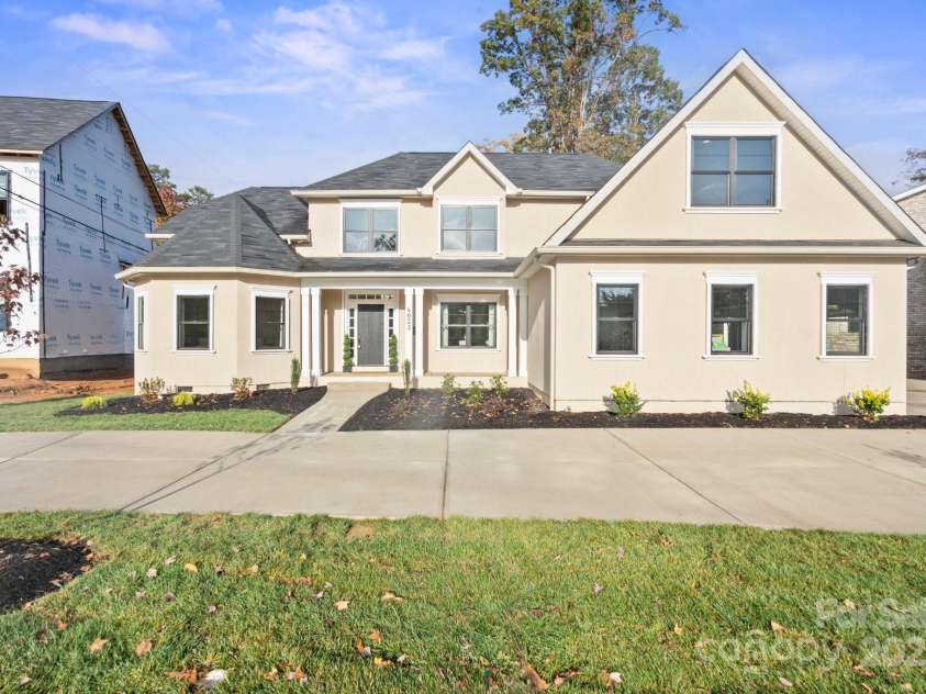 4023 Randolph Road, Charlotte, NC 28211.  MLS# CAR4306908, YatesRealty ID 15771. 
