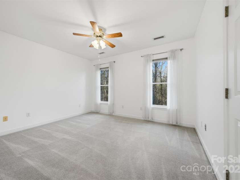 133 37th Avenue Place, Hickory, NC 28601.  MLS# CAR4328707, YatesRealty ID 15772. 