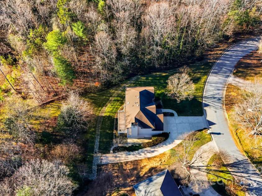 133 37th Avenue Place, Hickory, NC 28601.  MLS# CAR4328707, YatesRealty ID 15772. 