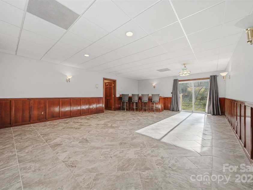 133 37th Avenue Place, Hickory, NC 28601.  MLS# CAR4328707, YatesRealty ID 15772. 