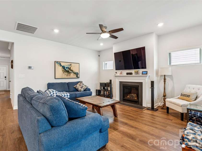3013 Striped Maple Court, Charlotte, NC 28215.  MLS# CAR4369196, YatesRealty ID 15772. 